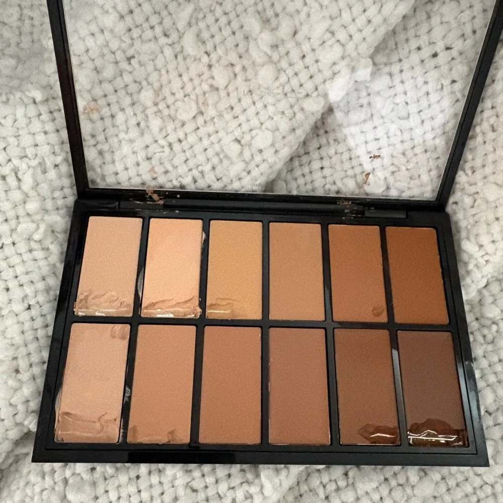 MAC PRO PALETTE FULL COVERAGE FOUNDATION X 12 (gently used)